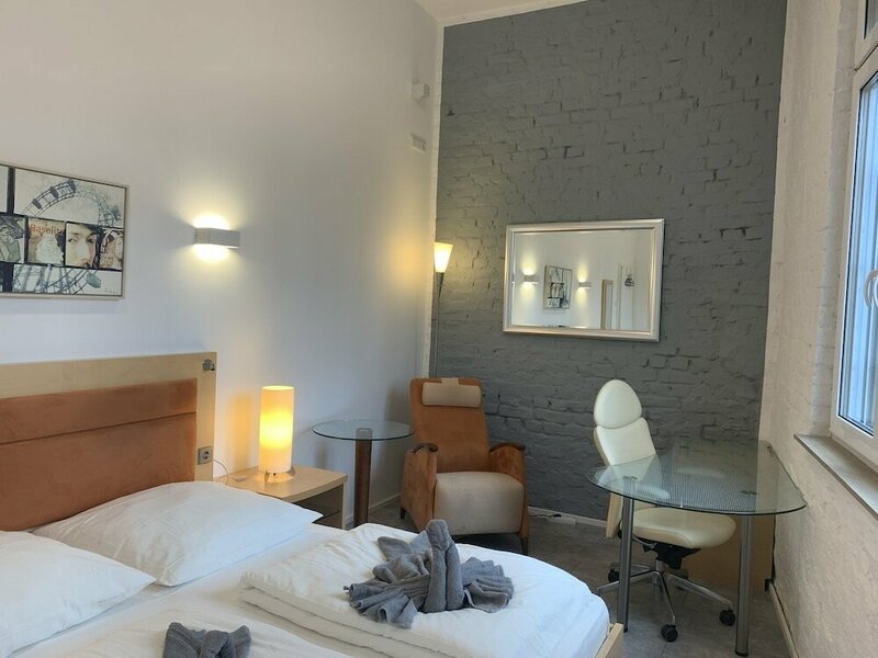 Гостиница Lovely Rooms Next to the Trainstation Wg в Дюссельдорфе