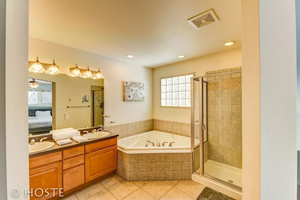 Фото 3br Classic Home Quiet Neighborhooddog Friendly