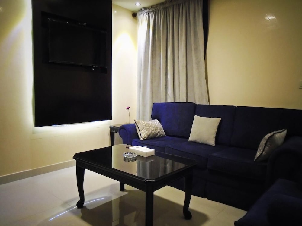 Фото Masaken Al Naifat Furnished Units