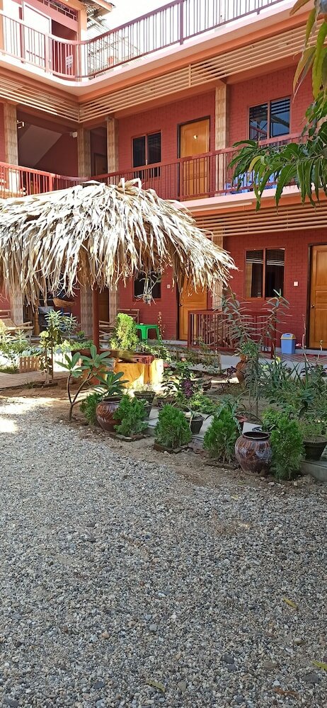 Фото Shwe Wun Yan Motel