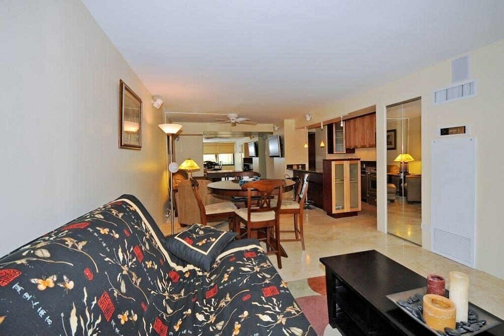 Фото Discovery Bay One Bedroom Condos with Kitchen & Free Wifi!