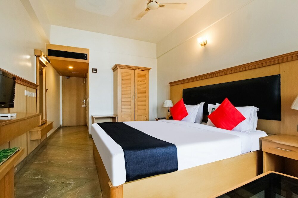 Фото Capital O 61144 Hotel Raj