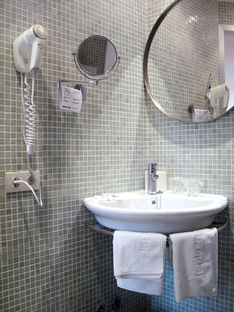 Фото La Plaza II