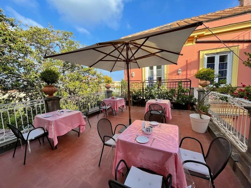 Фото The Secret Garden Relais