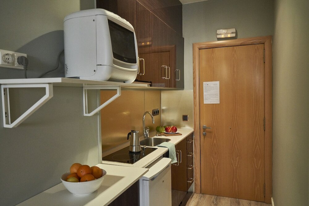 Фото AinB Las Ramblas Colón Apartments