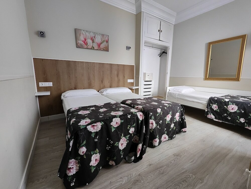 Фото Apartamentos Mayor Centro