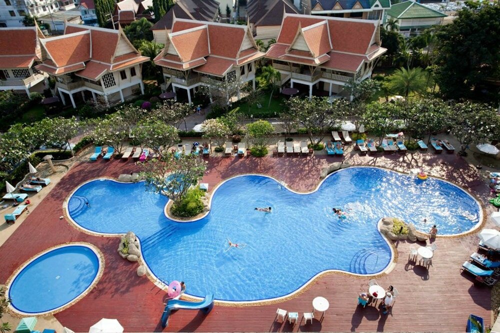 Фото The Cha-am Methavalai Hotel