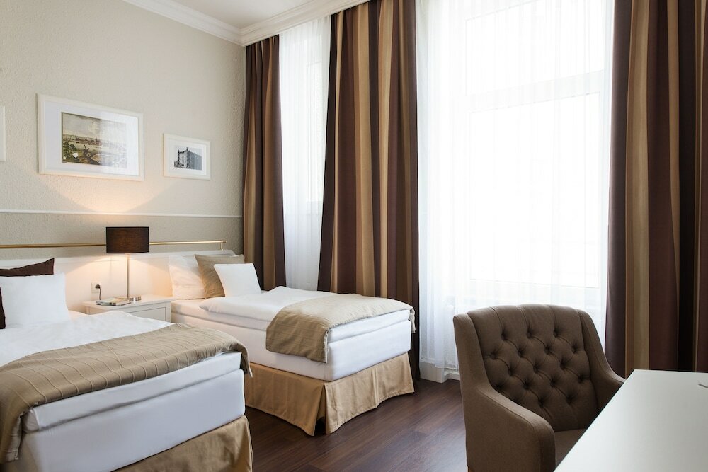 Фото отеля 2