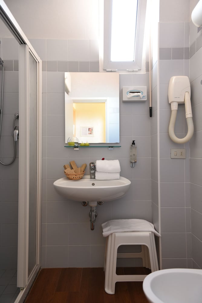 Фото Polo Younique Hotel