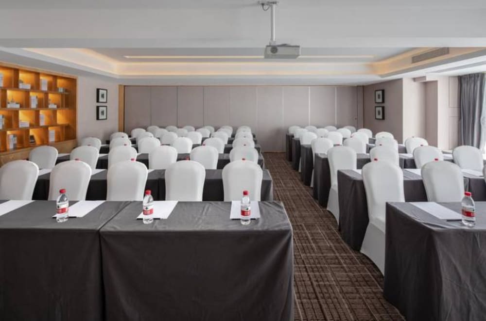 Фото Charm City Kai Guan Hotel