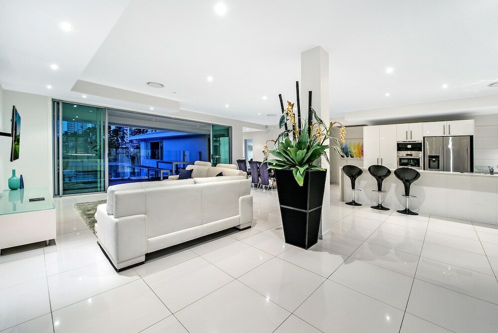 Фото Sunrise Executive 5 Bedroom Home