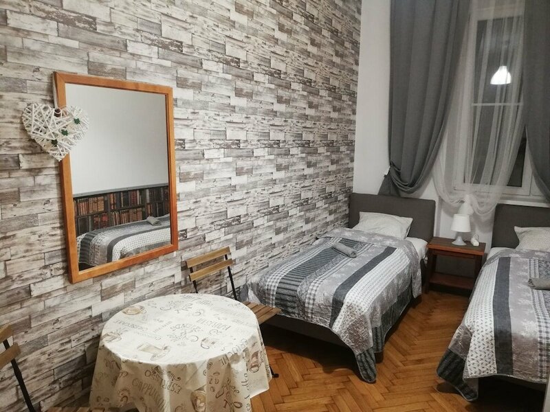 Гостиница Lorf Hostel&Apartments в Кракове