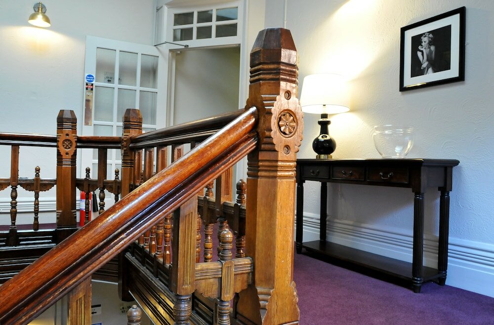 Фото The Royal Hotel Crewe