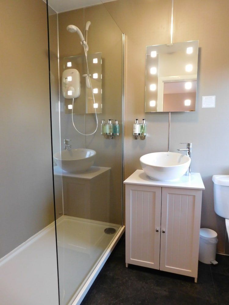 Фото Cullen Bay Hotel