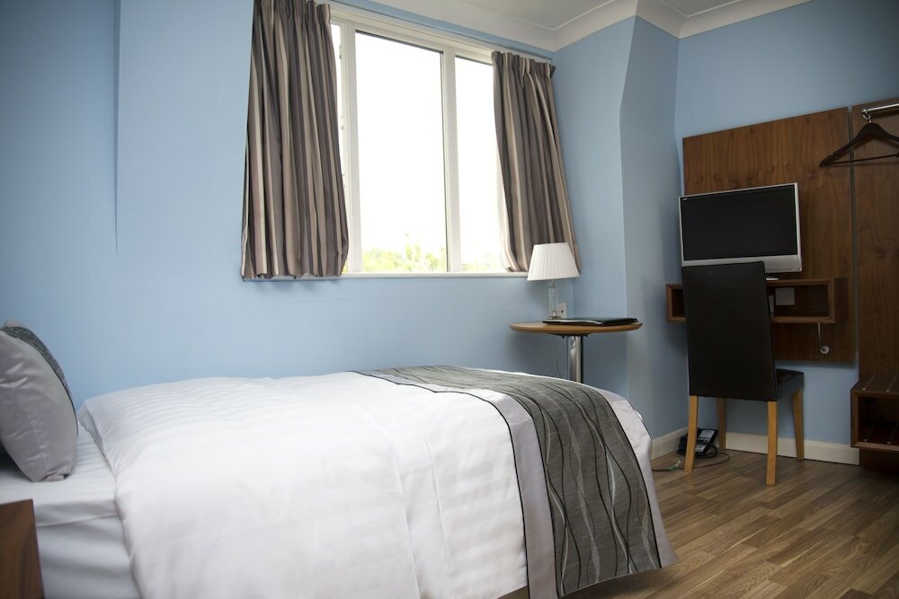 Фото The New London Carlton Hotel & Service Apartments