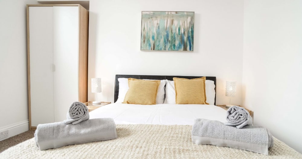 Фото Modern Central Apartment