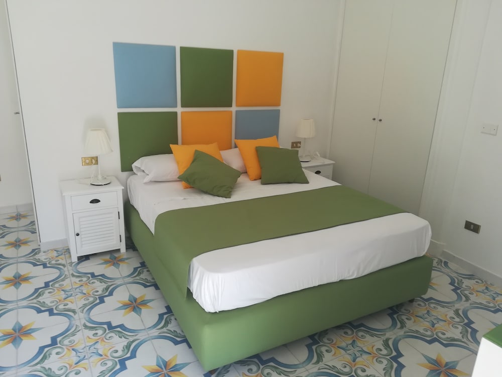 Фото Suite Napoli Riviera