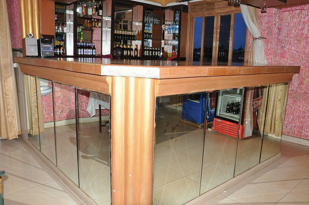 Фото Deira Hotel Ltd