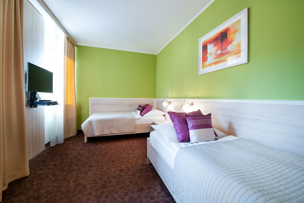 Фото Hotel Mlynska