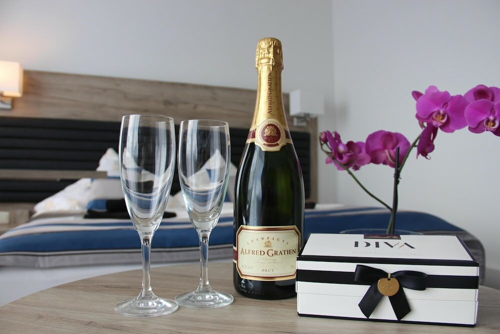 Фото Hotel Zum Halbmond