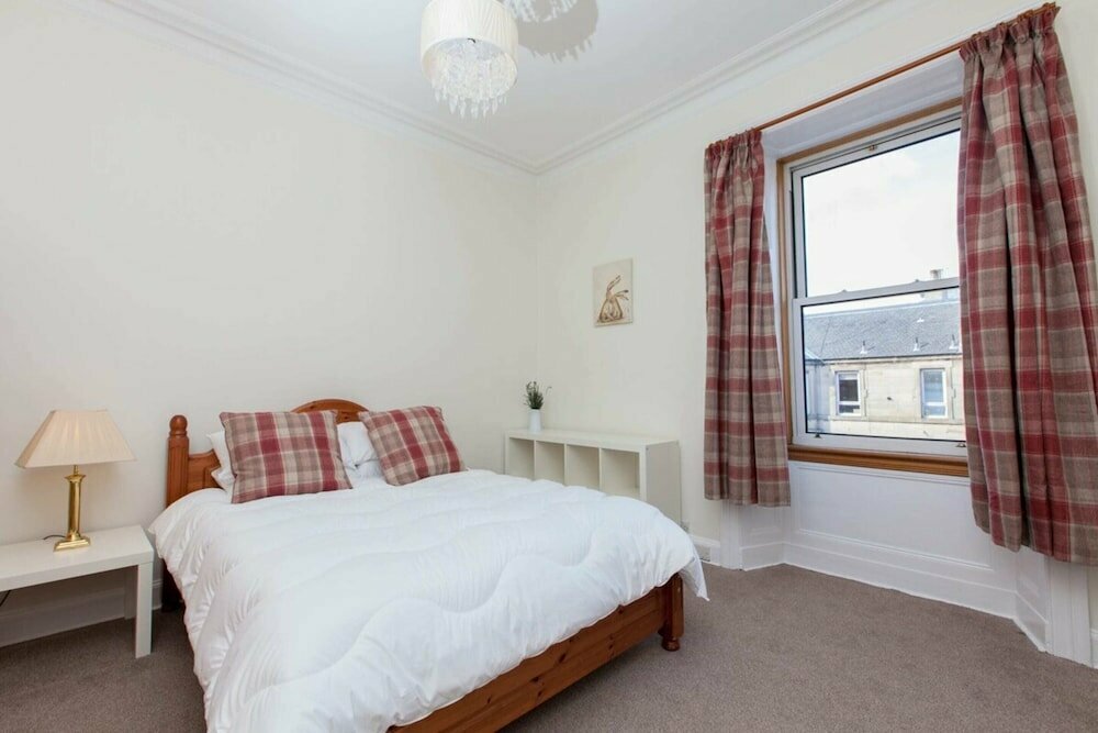 Hotel Spacious and Bright Polworth Flat, Edinburgh, photo