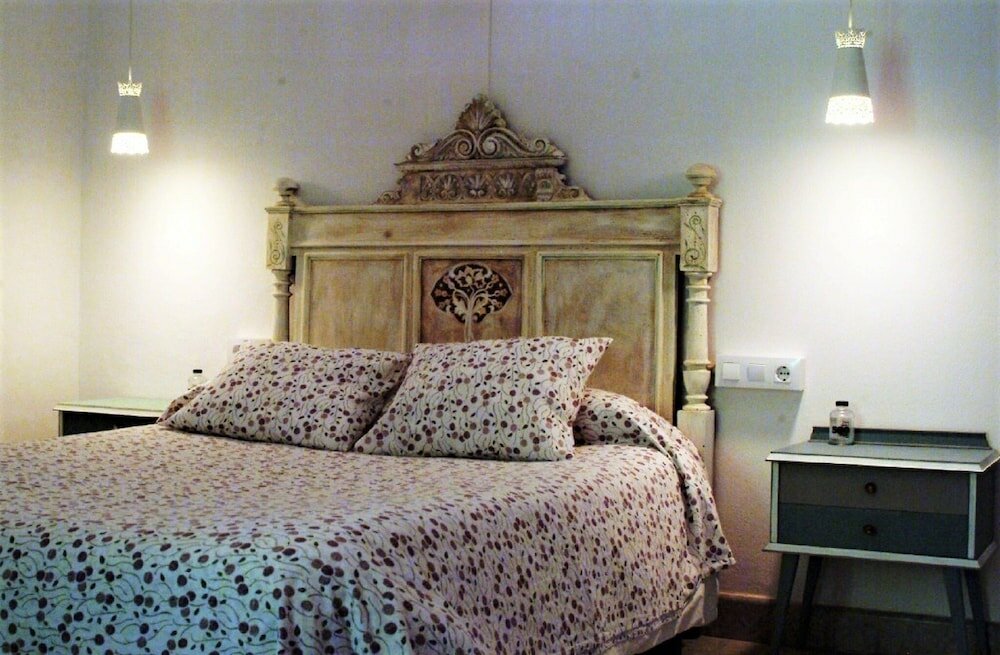 Фото Hostal Montsoliu