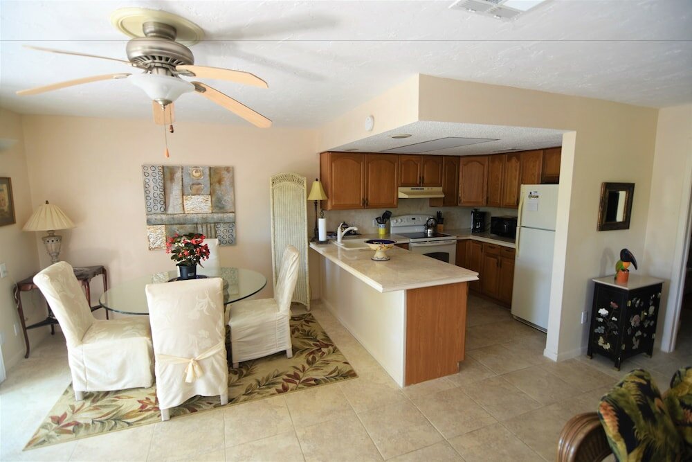 Фото Oasis at John's Pass Madeira Beach