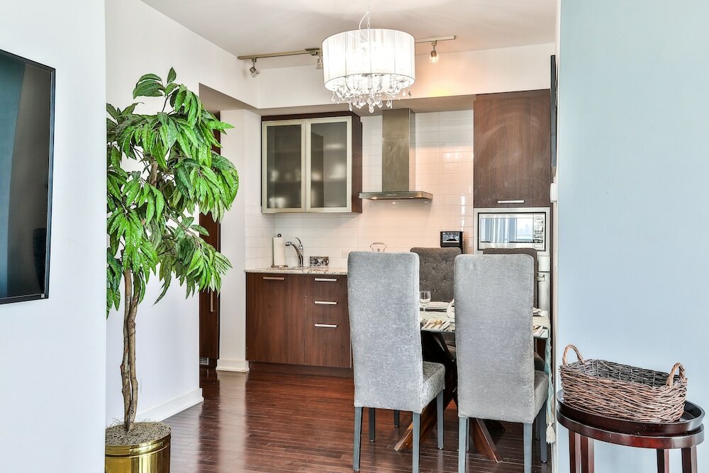 Фото Exquisite 55th Floor 2 Bed 2 Bath Parking