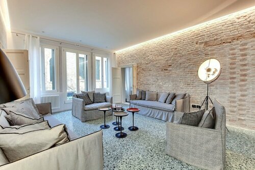 Жильё посуточно Stunning Modern Apartment in the Heart of Venice в Венеции