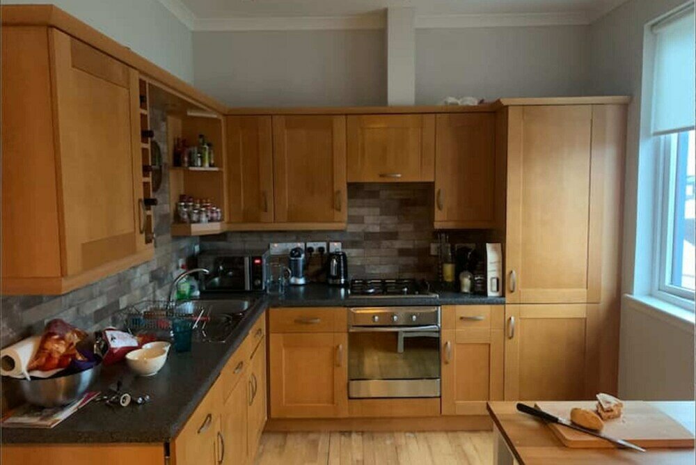 Фото 2 Bedroom Penthouse Apartment in Leafy City Centre