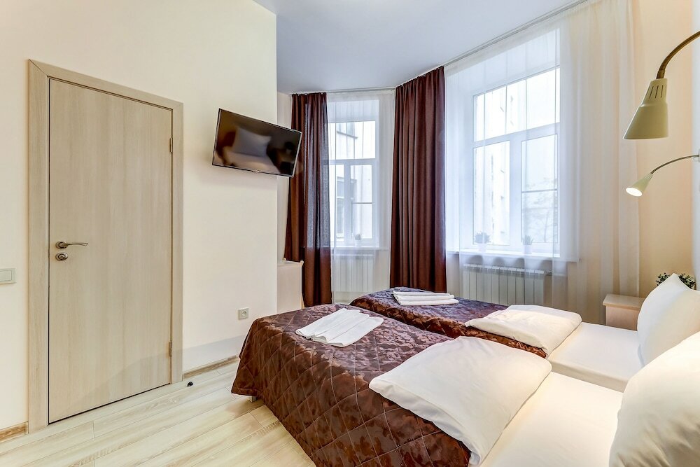 Фото Демократ