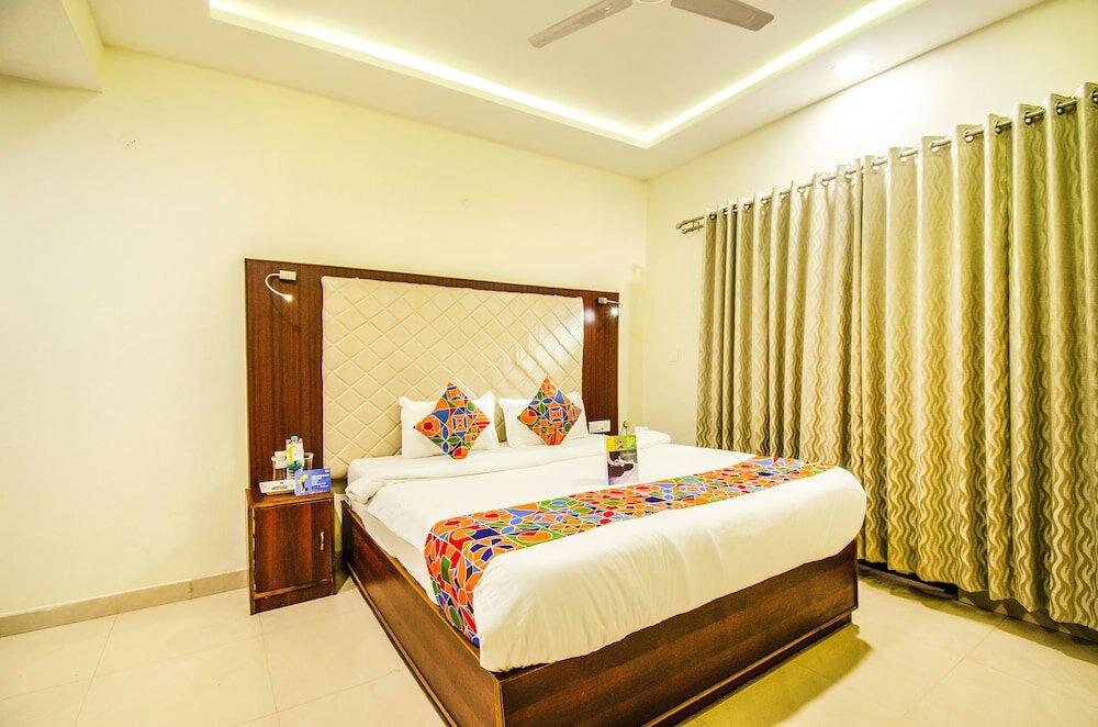 Фото FabHotel Millenium Stay Indiranagar
