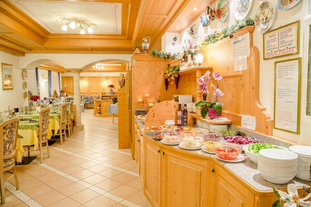 Фото Albergo Genzianella