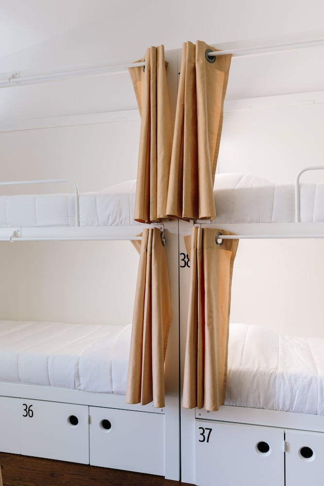 Фото Lisbon South Hostel