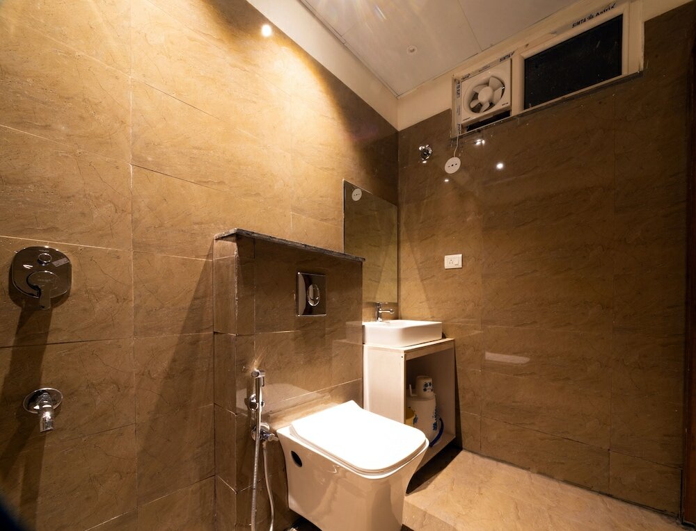 Фото Hotel Aishwarya And Restaurant