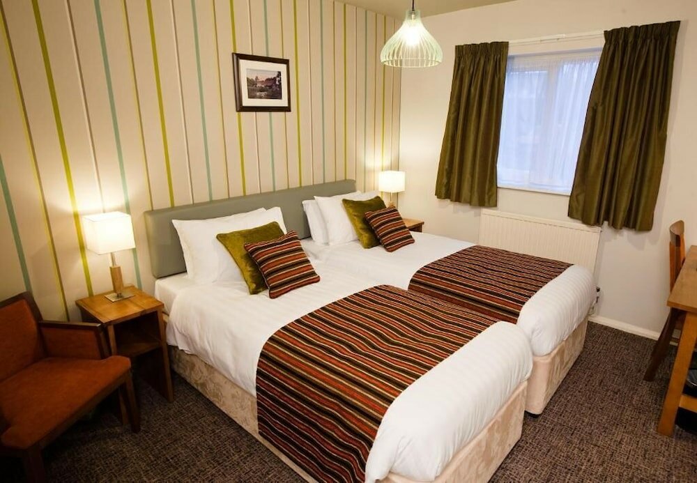 Фото Henley Hotel