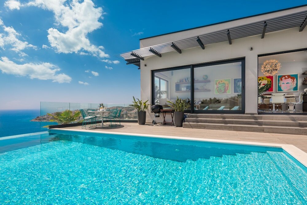 Фото Luxury Villa Riva with Infinity Pool