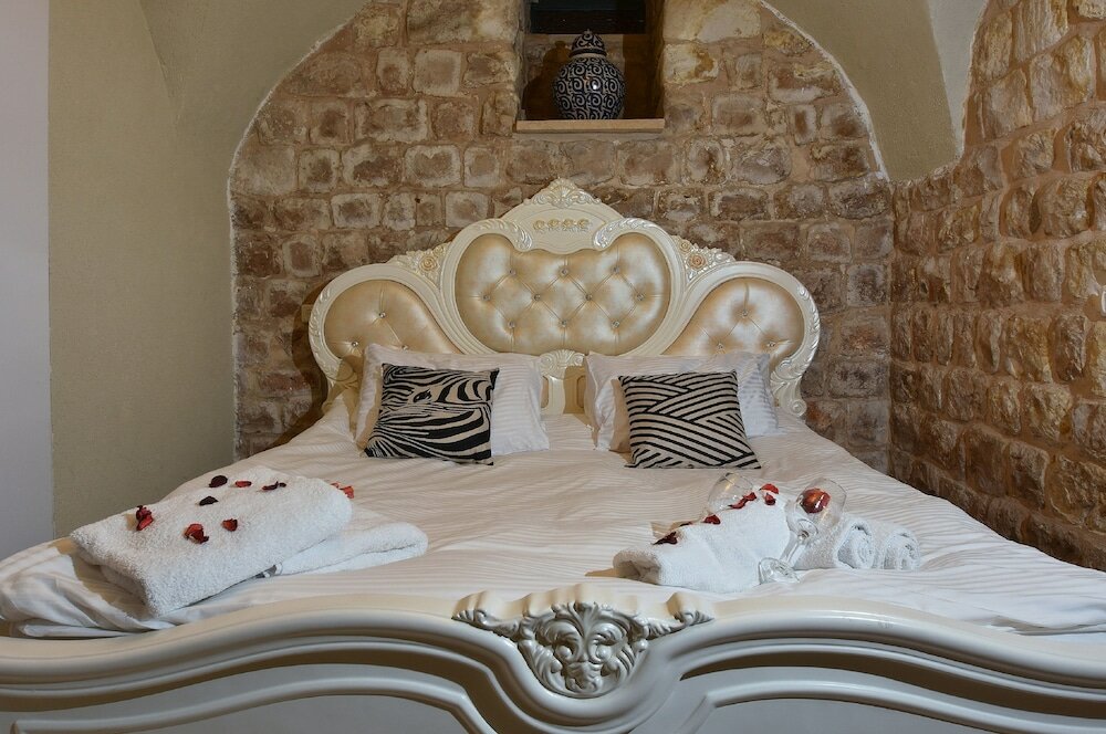 Фото Azulat Even Hen