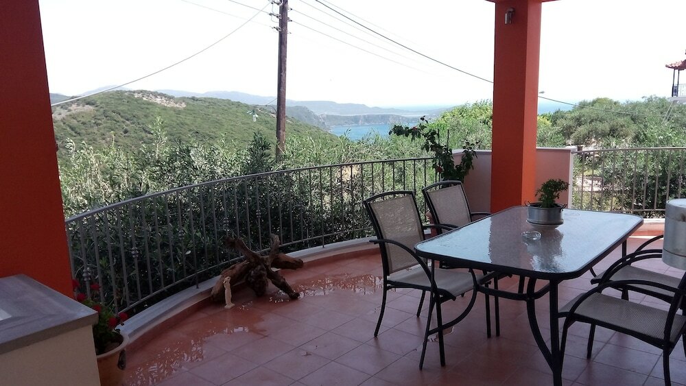 Фото Olive Tree Apartment