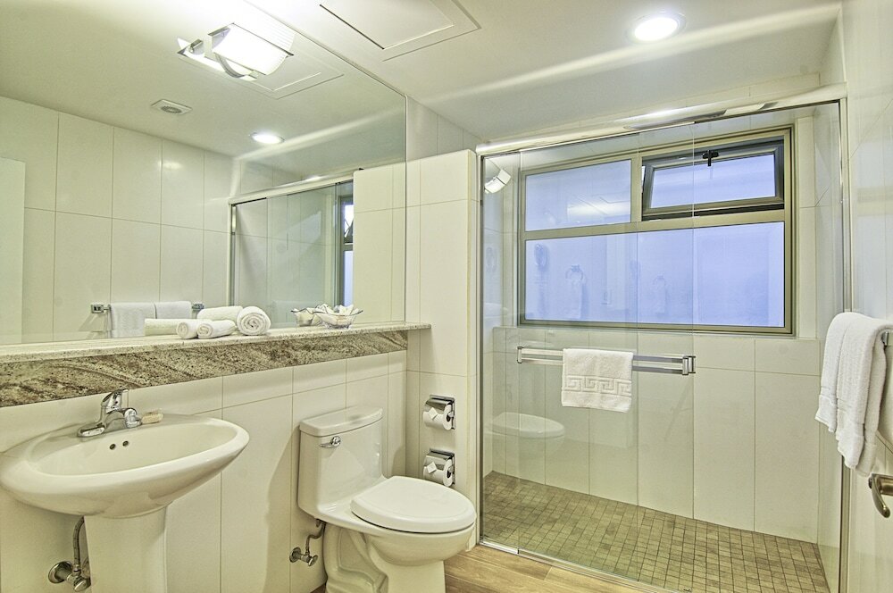 Фото Balmoral Suites