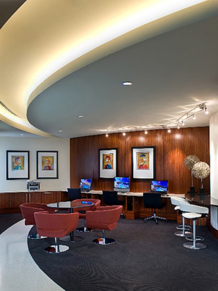 Фото Bluebird Suites near National Airport