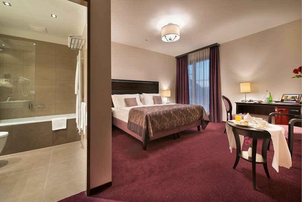 Фото Ea Embassy Prague Hotel