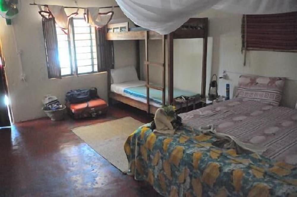 Фото Twisted Palms Lodge & Restaurant