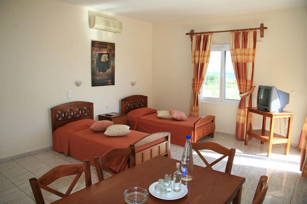 Фото Kris Apartments