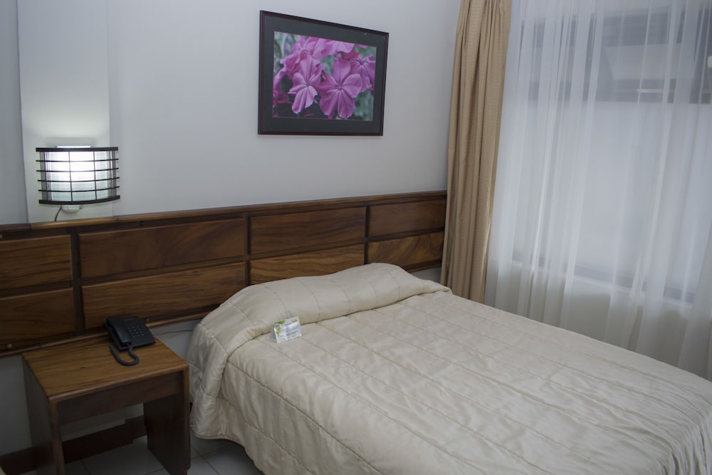 Фото Hotel Suerre