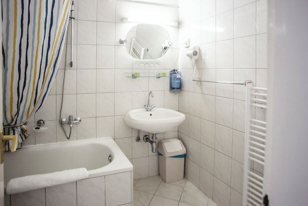 Фото Hotel Kapos