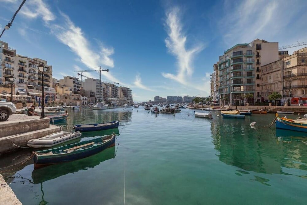 Фото G Hotel by Jl