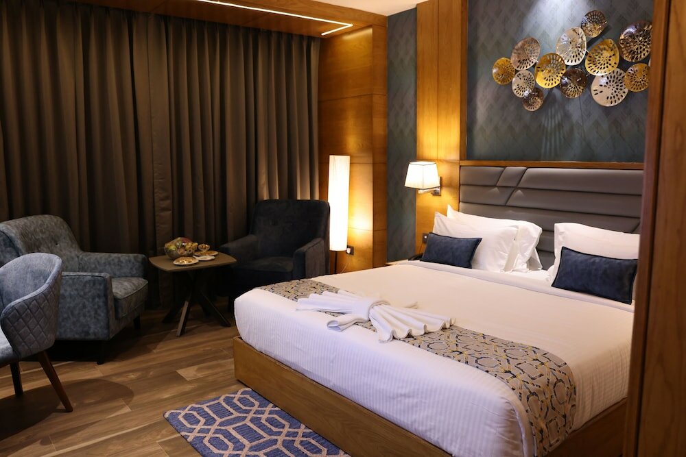 Фото Aj Grand Hotel