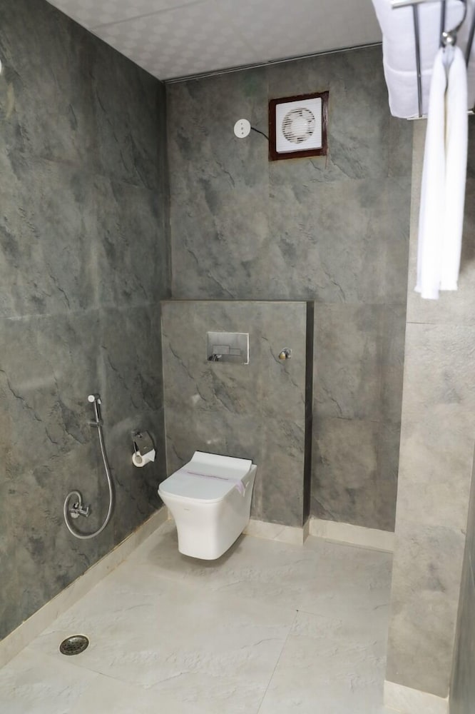 Фото Sarla Hotel Inn