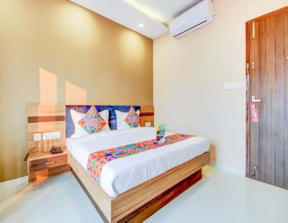 Фото FabHotel 7th Crossing